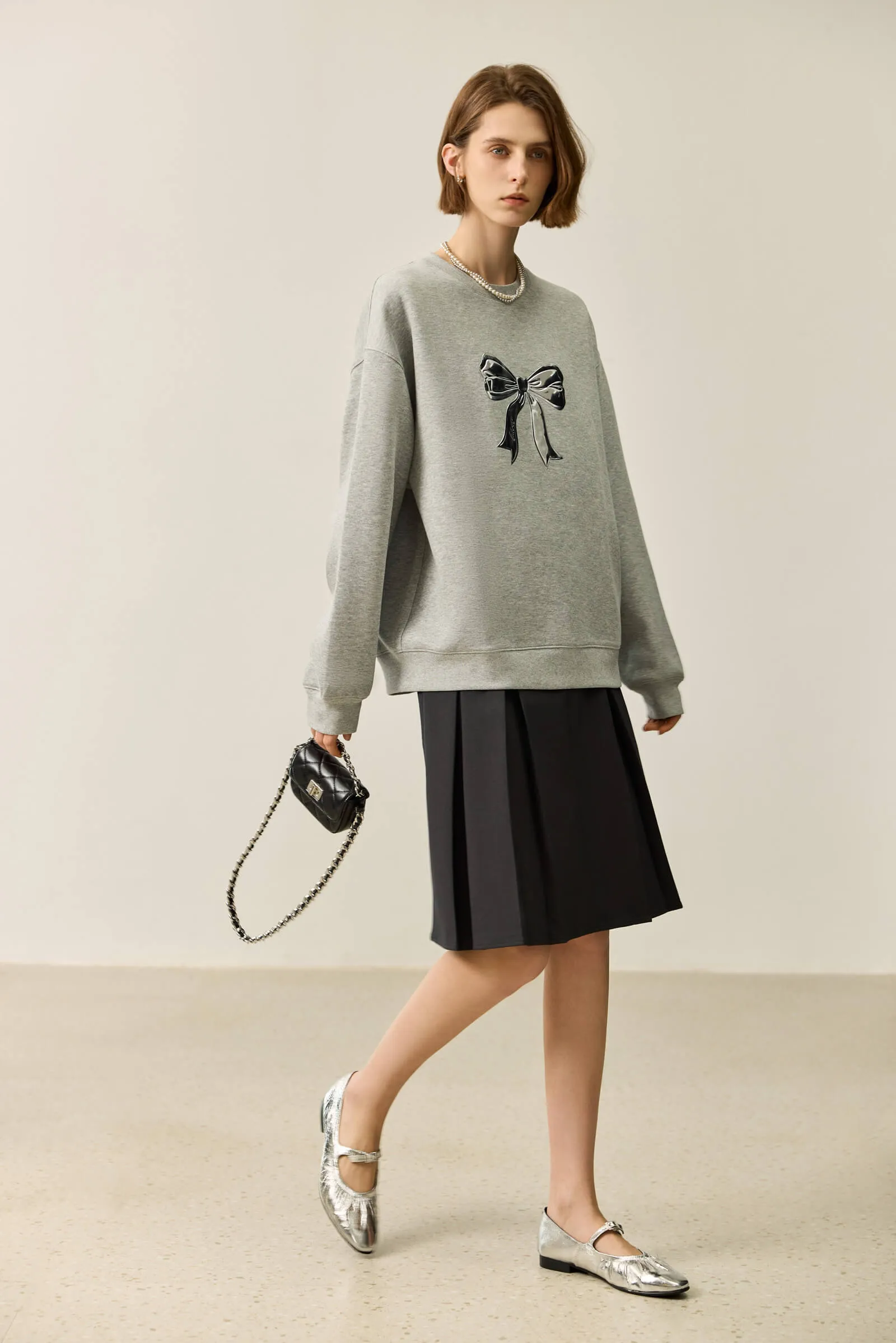 LILY Elegant Youthful Bow Crewneck Sweatshirt